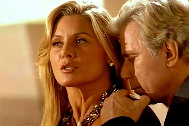 A virada do milênio trouxe protagonismos clássicos em “Laços de Família” e “O Clone”, ambas novelas de repercussão nacional e internacional. 
