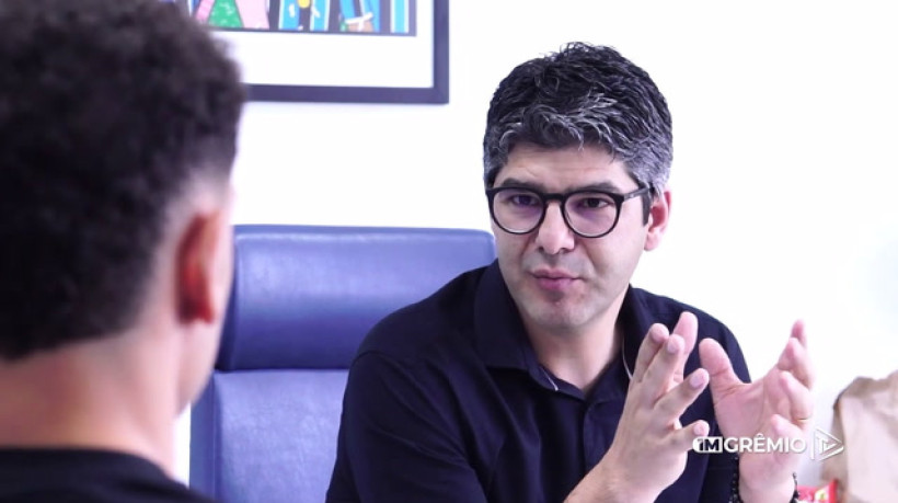 O primeiro dia de Enzo no Grêmio