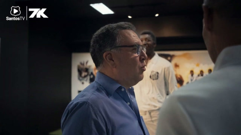 Vojvoda conhece Memorial das Conquistas do Santos