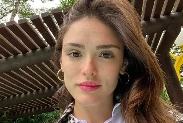 Natural de Niterói, Rio de Janeiro, Isabelle Drummond nasceu em 12 de abril de 1994.