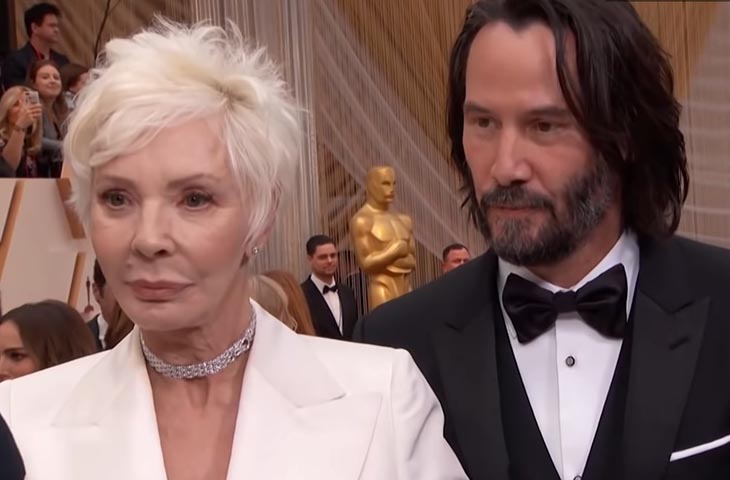 Para pagar as contas, a mãe de Keanu chegou a trabalhar como stripper em boates. Keanu sempre esteve ao lado dela. Recentemente, no Instagram, publicou: Uma mãe é sua primeira amiga, melhor amiga, eterna amiga