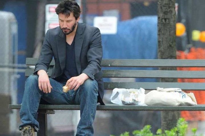 As mortes de Ava e Jennifer abalaram Keanu profundamente. Era comum ele ser fotografado em momentos de reflexão, pelas ruas e em bancos de praça, em aparente solidão. Somente em 2022 é que Keanu apareceu em público com seu novo amor, Alexandra Grant, assumindo uma relação que já vinha sendo comentada desde 2019. 