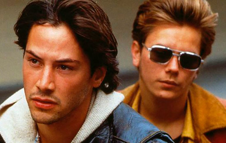Keanu Reeves tornou-se amigo de River Phoenix, com quem atuou em Garotos de Programa (1991). A morte de River por overdose abalou muito o amigo.