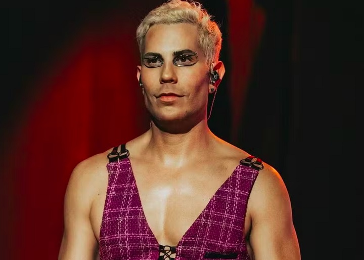 Segundo a organização, os ingressos para a sessão de fotos com o mexicano se esgotaram em três dias.