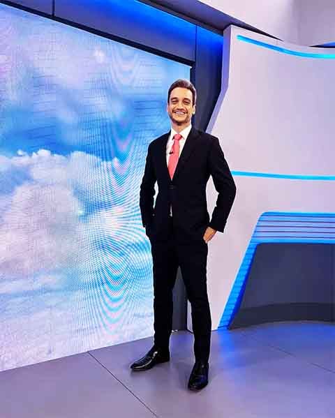 Dessa forma, como editora-chefe do Jornal Nacional, assumirá a atual editora-chefe adjunta do telejornal, Cristiana Sousa Cruz.