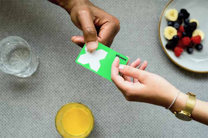 Além disso, esses estabelecimentos ainda arcam com taxas que em alguns casos ultrapassam 5%. 
