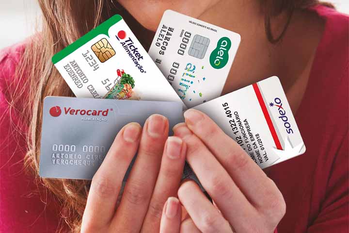 Outra medida em avaliação é a portabilidade: o trabalhador teria a possibilidade de escolher em qual operadora deseja manter seu cartão, o que aumentaria a concorrência e reduziria custos do setor.
