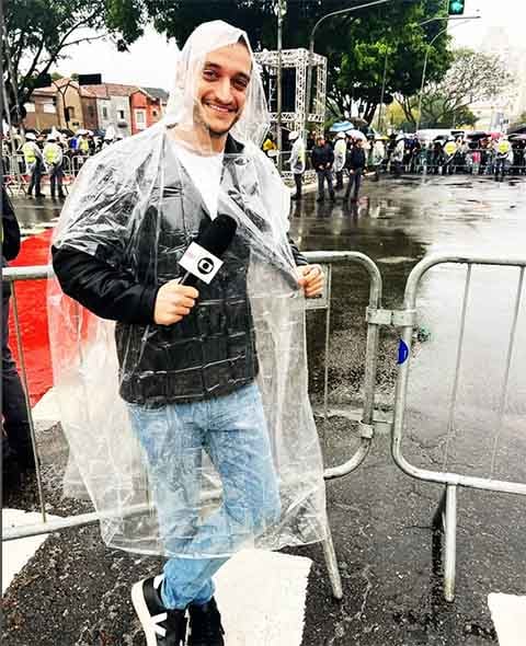 Com quase 442 mil seguidores no Instagram, Tiago mostra nas redes sociais seu lado bem-humorado e se autointitula Estagiário de São Pedro por falar sobre as previsões do tempo.