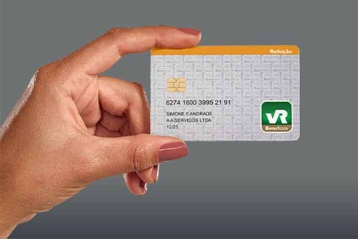 Nos últimos anos, mudanças já vinham sendo feitas para reduzir práticas consideradas abusivas, como o chamado “rebate”, em que operadoras ofereciam descontos às empresas em troca de contratos exclusivos, e prazos muito longos de pagamento aos estabelecimentos. 
