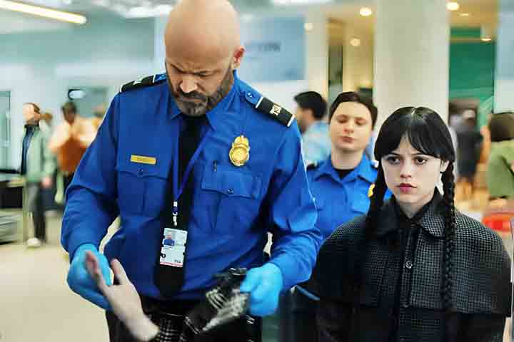 O lançamento do trailer, em maio de 2025,  já havia reacendido o entusiasmo do público em torno da série, que se tornou um dos maiores sucessos da Netflix nos últimos anos.