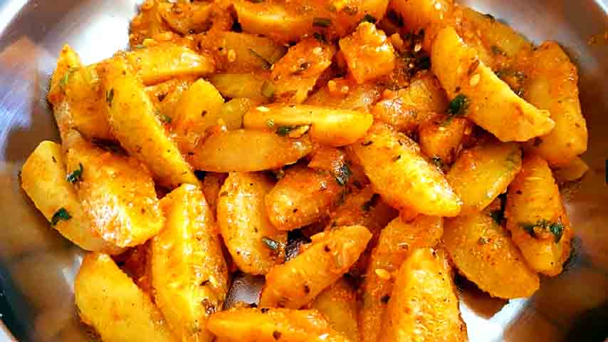 Nesse sentido, o maxixe pode ser adicionado em saladas, cru ou refogado, com outros vegetais. Além disso, é possível adicioná-lo em sopas ou no feijão, para enriquecer o sabor e os nutrientes das preparações.