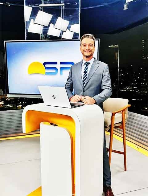 “A ficha ainda está caindo […] Assumir a apresentação do Hora 1 é, com certeza, o maior desafio da minha carreira até hoje. A responsabilidade de acordar os brasileiros com as primeiras notícias do Brasil e do mundo será do tamanho desse país”, frisou o jornalista nas redes sociais.