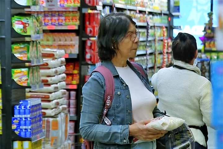 Já o trabalhador pode ter um desconto no holerite referente ao benefício, mas esse valor não pode ultrapassar 20% do total concedido. 
