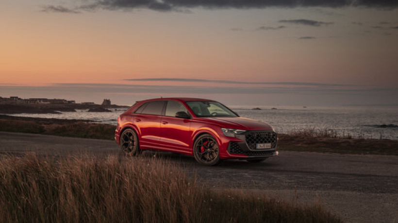 Audi RS Q8 oferece freios de cerâmica de série e propulsor 4.0 biturbo V8 de 640 cavalos e 850 Nm de torque
