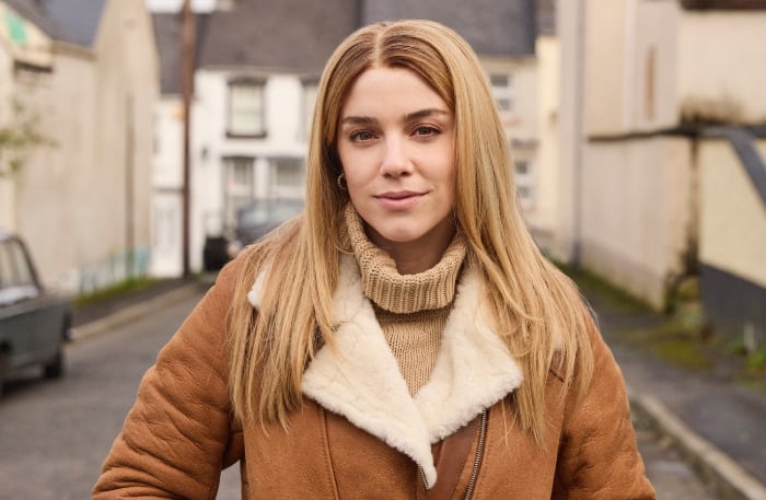 Após 12 anos na TV Globo, Alice assinou com a Netflix e participou da série Senna, sobre Ayrton Senna, como Lilian Vasconcellos, primeira e única esposa do piloto, vivido por Gabriel Leone.
