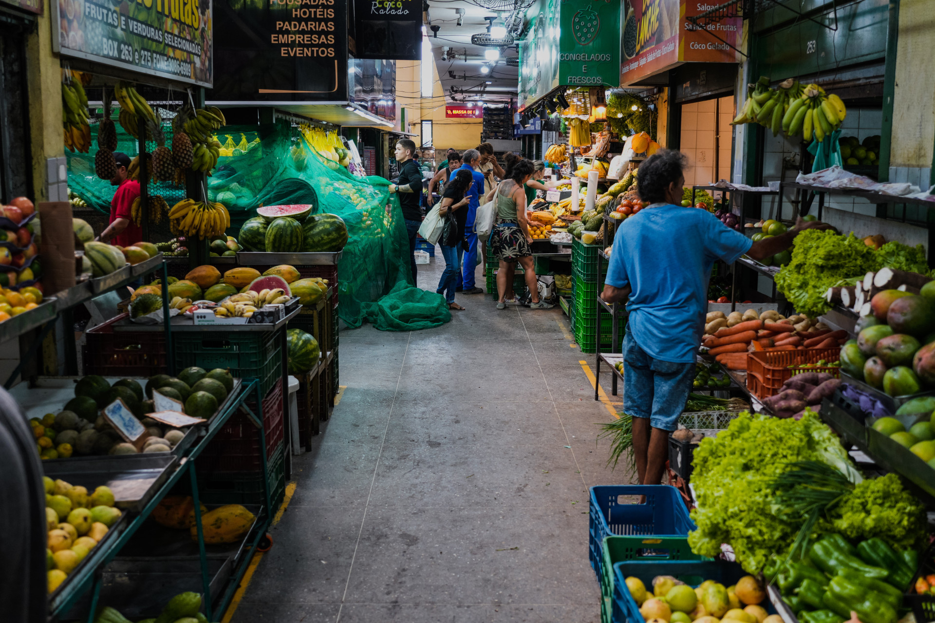 Imagem de apoio ilustrativo: Clientes compram no Mercado S&atilde;o Sebasti&atilde;o (Foto: FERNANDA BARROS)