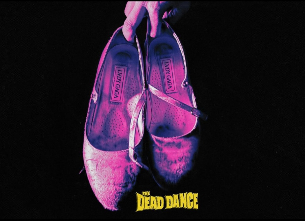 O clipe dirigido por Tim Burton tem quase 5 minutos e foi gravado na assustadora Ilha das Bonecas, em Xomichilco, no México. A ilha é repleta de centenas de bonecas penduradas em árvores, arrastadas pelas águas ou encostadas em estruturas, criando um cenário macabro.