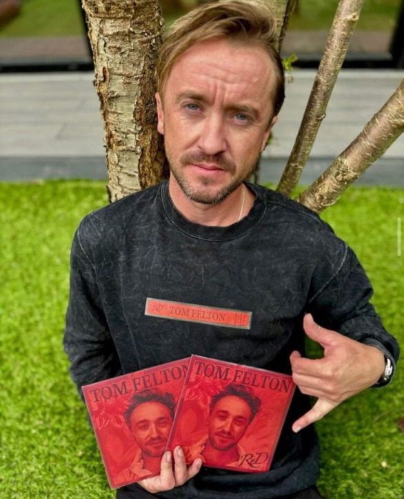 Além da atuação, Felton também é cantor e músico. Ele tem uma banda chamada Feltbeats e já lançou quatro singles e seis EPs.