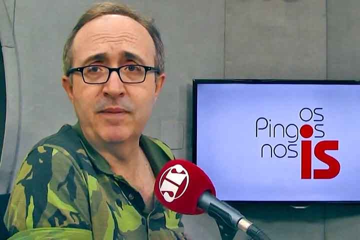 “O É da Coisa” é um programa jornalístico transmitido pela BandNews FM desde 2017, com formato semelhante ao antigo “Os Pingos nos Is”, que era apresentado por Reinaldo Azevedo na Jovem Pan.
