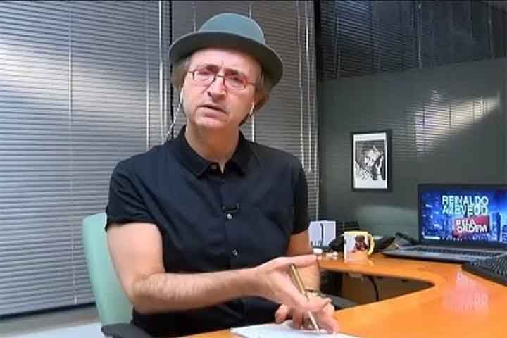 Em 2017, após deixar a “Veja”, migrou para a “BandNews FM”, passando a apresentar o programa “O É da Coisa”. 
