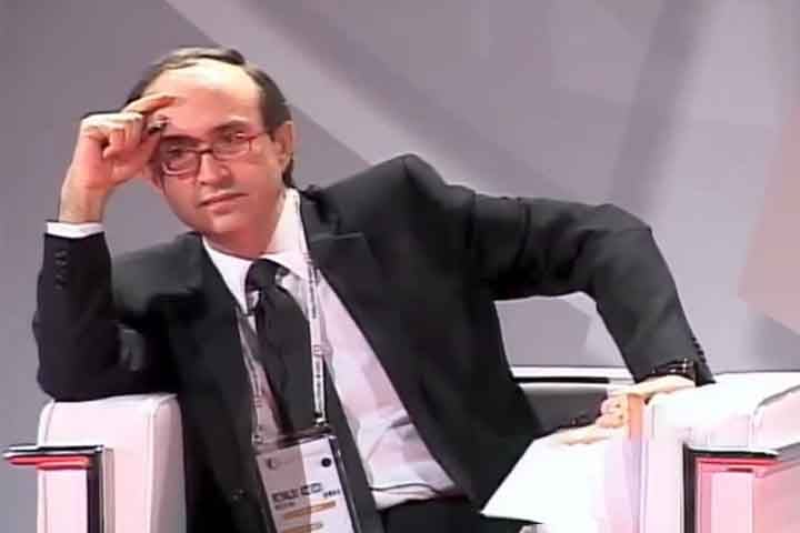 Ele foi redator-chefe das revistas “Primeira Leitura” e “Bravo!”, editor-adjunto de política da “Folha de S. Paulo”, além de ter sido redator-chefe do jornal “Diário do Grande ABC”, em Santo André.
