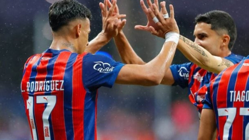 Esquadrão de Aço, que já havia vencido por 4 a 1 em Aracaju, faz cinco gols somente no primeiro tempo e vence por 5 a 0 na Fonte Nova 