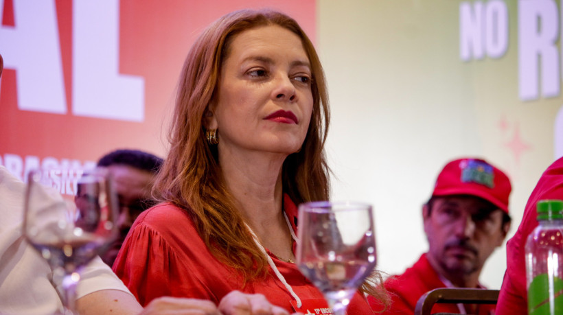 Janaína farias comentou os ataques recentes do ex-ministro Ciro Gomes e expressou desejo de que ele responda na Justiça pelas suas falas.