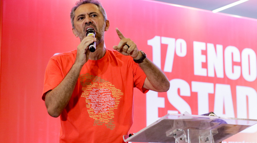 Governador Elmano de Freitas participou de evento do PT neste sábado, 6