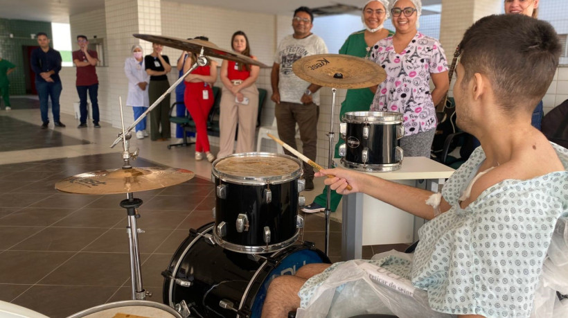 Familiares afirmam que a música ajudou Weverson a manter a alegria mesmo em tratamento 