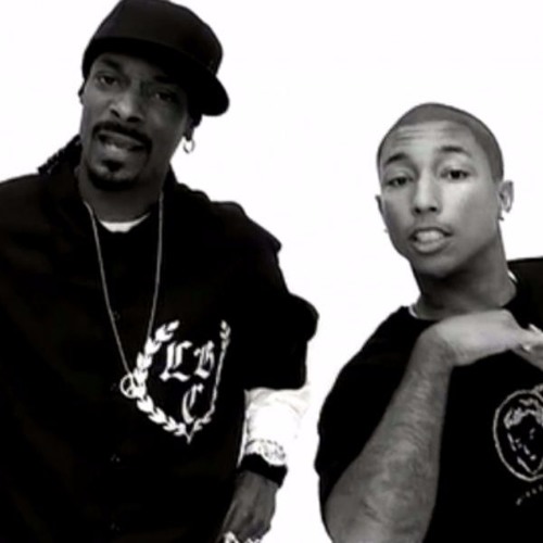 Em 2004, uma colaboração com Pharrell Williams gerou o hit Drop It Like It's Hot, que se tornou sucesso mundial e chegou a atingir o topo das paradas na Billboard Hot 100.