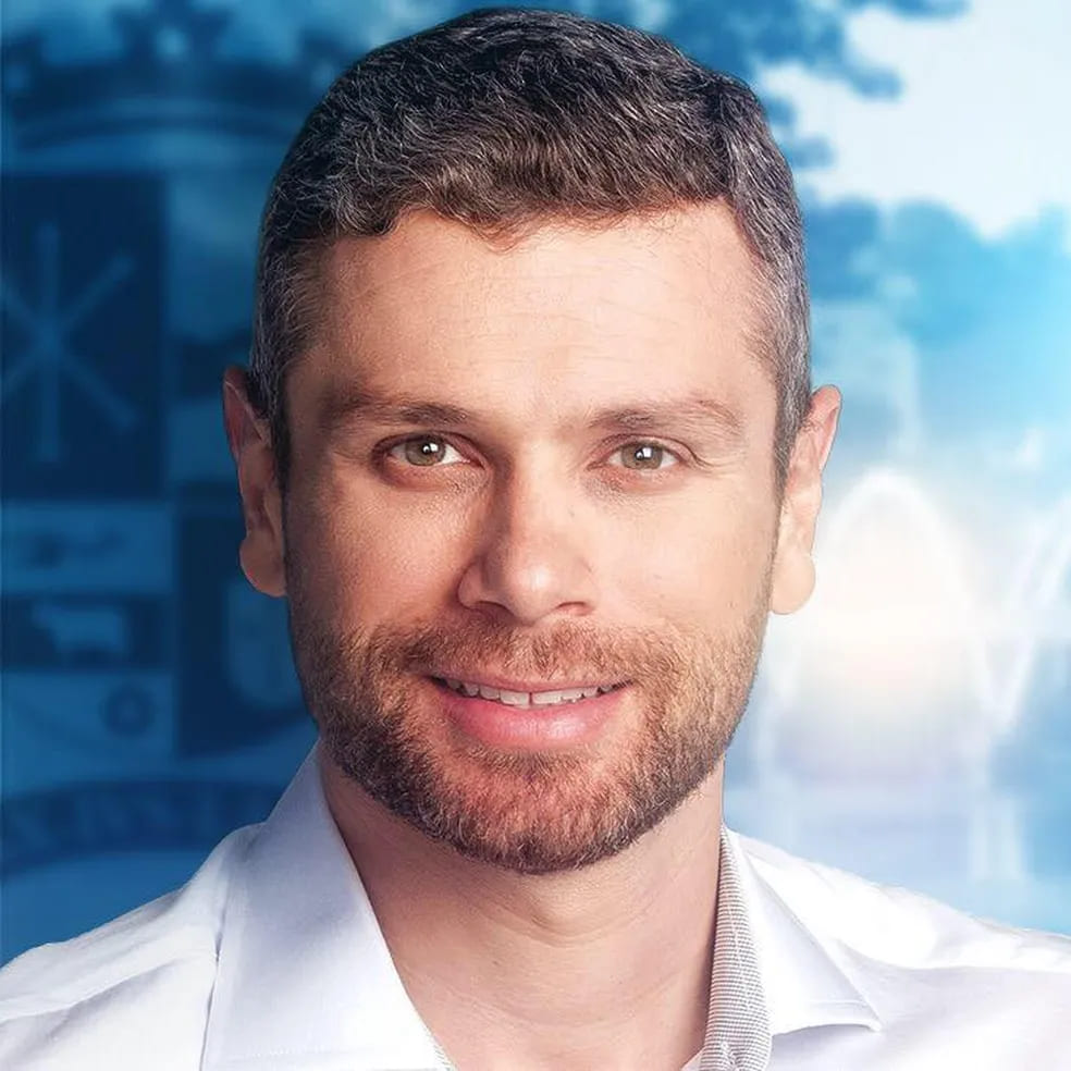 O  então prefeito de Barra Mansa (RJ), Rodrigo Drable, foi atacado por um cão da raça pitbull ao tentar ajudar um vizinho. E precisou ser hospitalizado. 