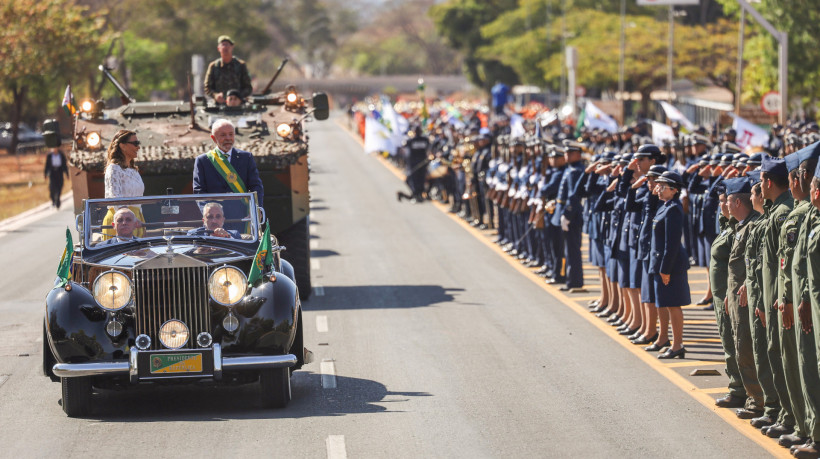 Presidente da República, Luiz Inácio Lula da Silva (PT), participa do desfile do Dia da Independência
