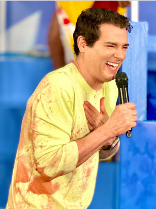 Em 2003 e 2009, apresentou programas como “O Conquistador do Fim do Mundo”, “Sessão Premiada”, “Tempo de Alegria”, “Fantasia”, “Código Fama”, Charme, Ver para Crer, entre outros.