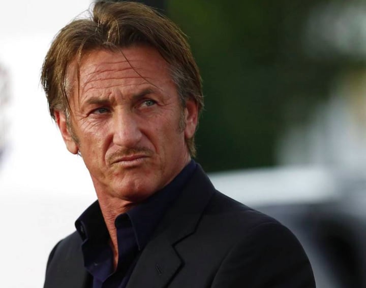 Com a iniciativa, Sean Penn volta a chamar atenção para seu lado atuante na defesa de causas importantes. Fora das telas, é conhecido por seu ativismo político e humanitário, sempre guiado por uma personalidade intensa, engajada e muitas vezes controversa.