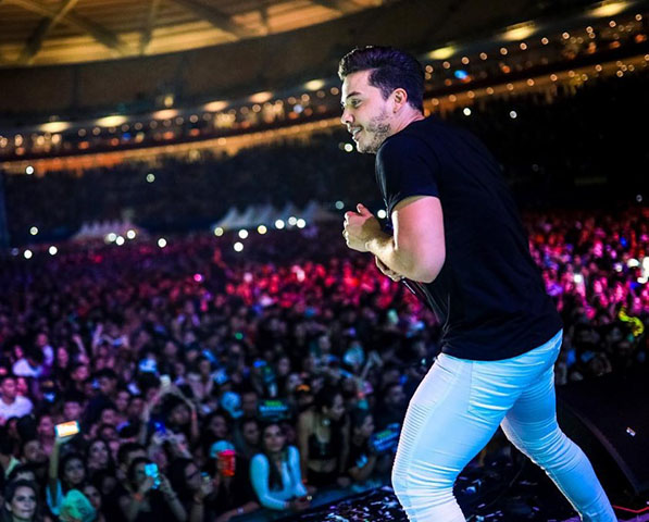 Pouco mais de três semanas depois, ele voltou aos palcos, em uma apresentação que aconteceu em Embu das Artes, São Paulo. Não tenho e nem sei como agradecer a cada um que tem orado por mim e torcido pelo meu retorno, declarou na ocasião.