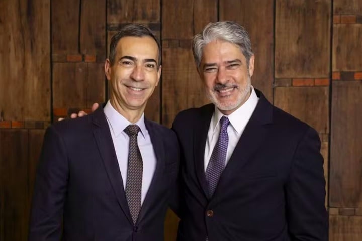 César Tralli vai assumir a bancada do Jornal Nacional a partir de novembro, quando William Bonner deixará a apresentação após 29 anos. 
