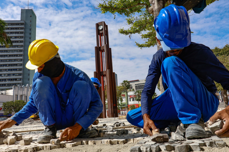 Obras da Praça do Ferreira, no Centro de Fortaleza