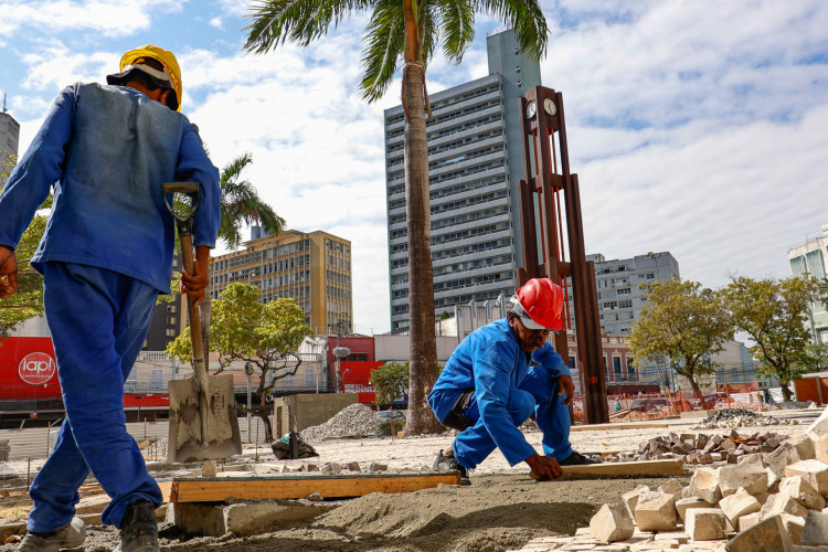 FORTALEZA, CEARÁ,  BRASIL- 08.09.2025: Visita às obras da Praça do Ferreira. (Daniel Galber/Especial para O POVO)