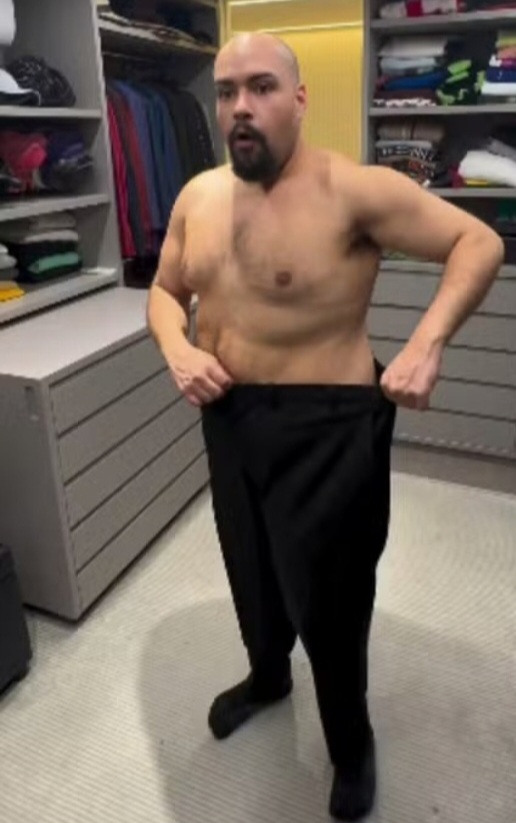 O artista contou que tem treinado ao menos cinco vezes por semana, assim como contado com a ajuda de medicamentos e de um profissional no processo. Ele já sente a diferença em seu corpo, e o emagrecimento é visível ao se olhar no espelho e reencontrar as pessoas. 