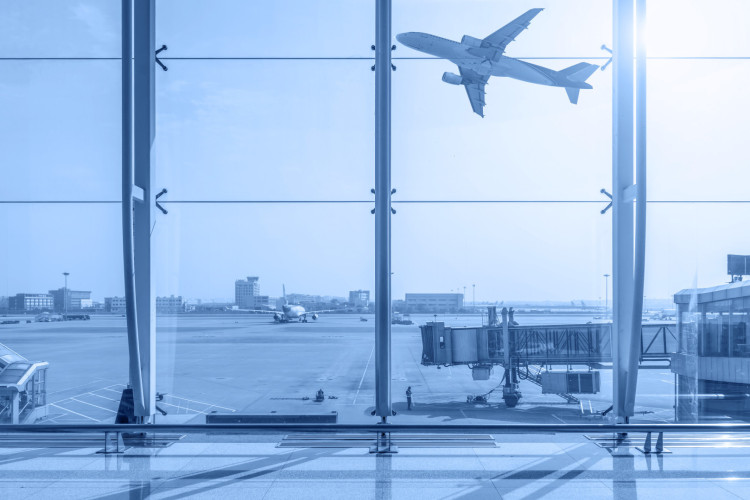 Agressões em voos: casos graves com passageiros crescem 55% Agressões em voos: casos graves com passageiros crescem 55%