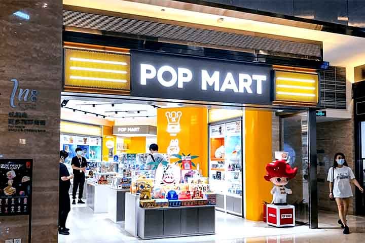 A Pop Mart, empresa chinesa que fabrica os Labubus, recomenda os bonecos apenas para pessoas com 15 anos ou mais.

