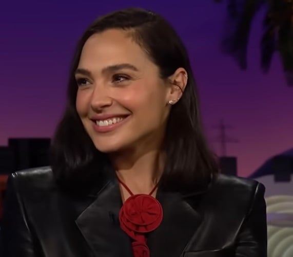 Apesar do pedido de boicote, o festival recusou a solicitação, classificando-a como censura. Ainda assim, Gadot e Butler não compareceram ao evento.