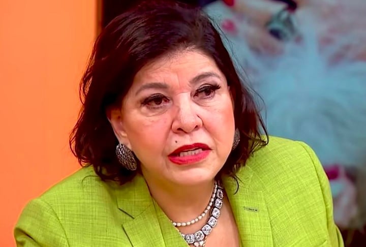 A reposta de Ruth veio após uma entrevista dada por Roberta ao programa Sem Censura, no dia 5 de setembro, na qual a sertaneja fez críticas contundentes à mãe de Marília.