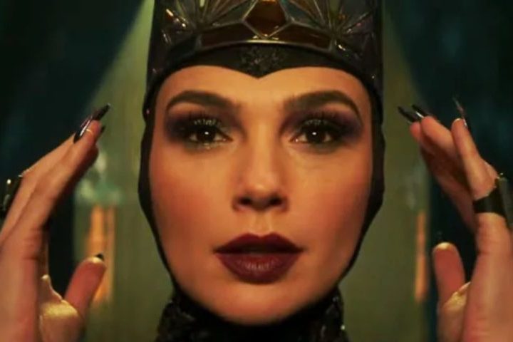 Ainda em 2023, Gadot viveu a Rainha Má na versão live-action de Branca de Neve.