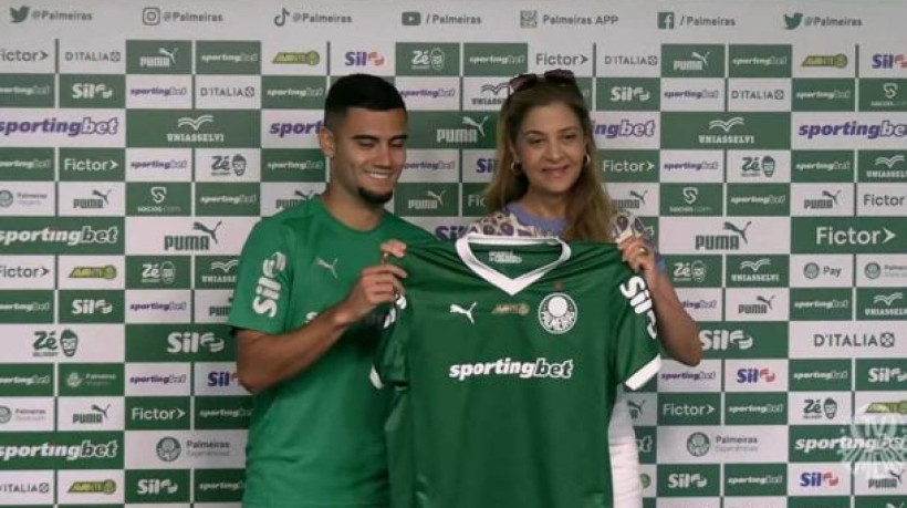 Reforço custou 10 milhões de euros e já se colocou à disposição para estreia no Verdão diante do Internacional