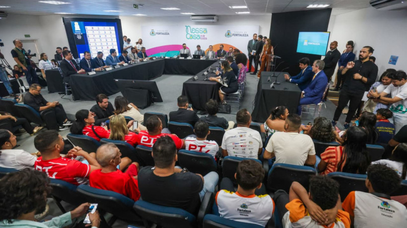Sessão itinerante lotou o auditório de escola no Cais do Porto