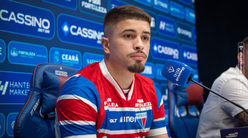 O zagueiro Lucas Gazal foi apresentado no Fortaleza