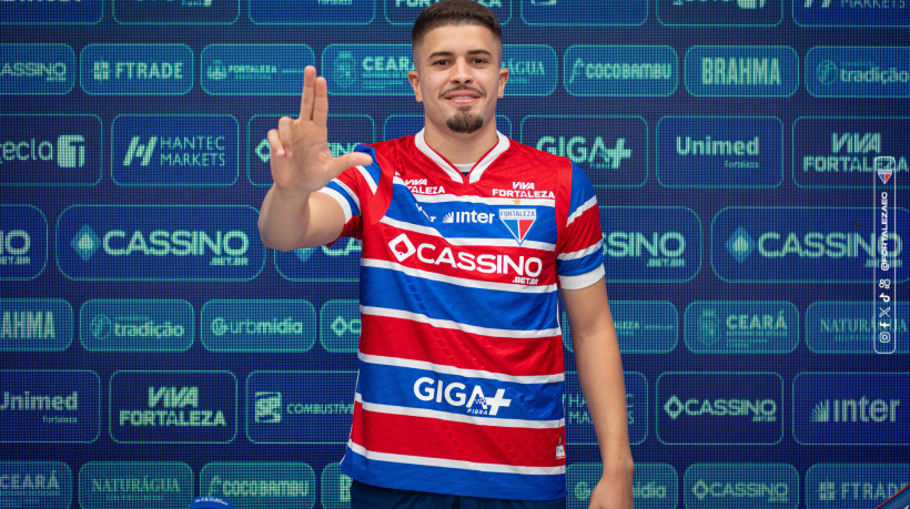 O zagueiro Lucas Gazal foi apresentado oficialmente pelo Fortaleza