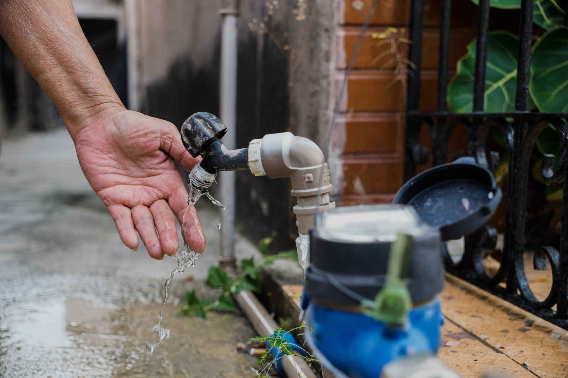 Conta de água e esgoto ficará 9,73% mais cara (Foto: FERNANDA BARROS)