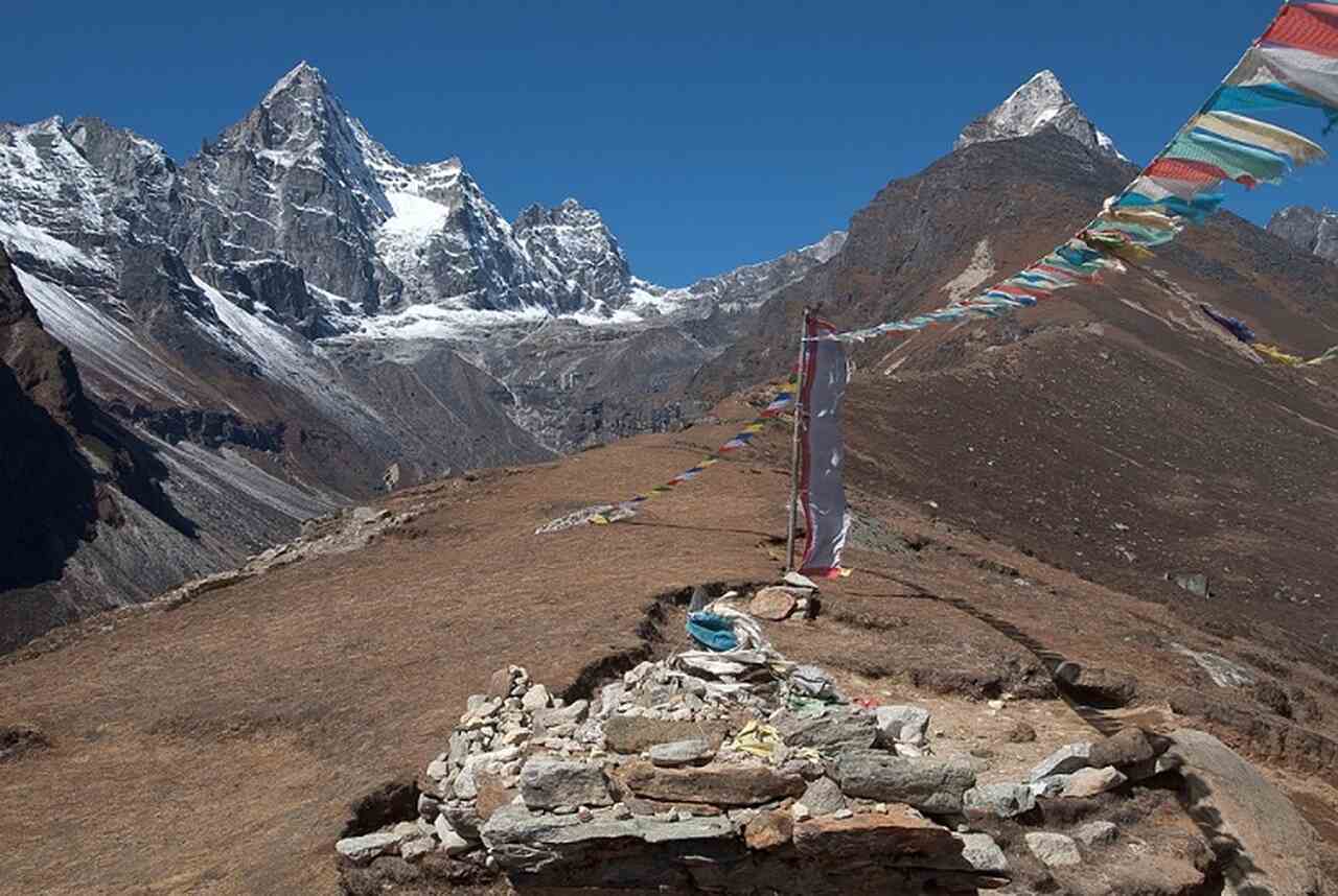 O Nepal, conhecido como o Reino de Gorkha, tem uma história que remonta a 1768, quando o rei Prithvi Narayan Shah unificou os  pequenos principados em um único reino.